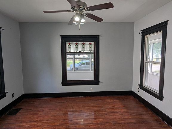 4th image of 2354 Jefferson Ave