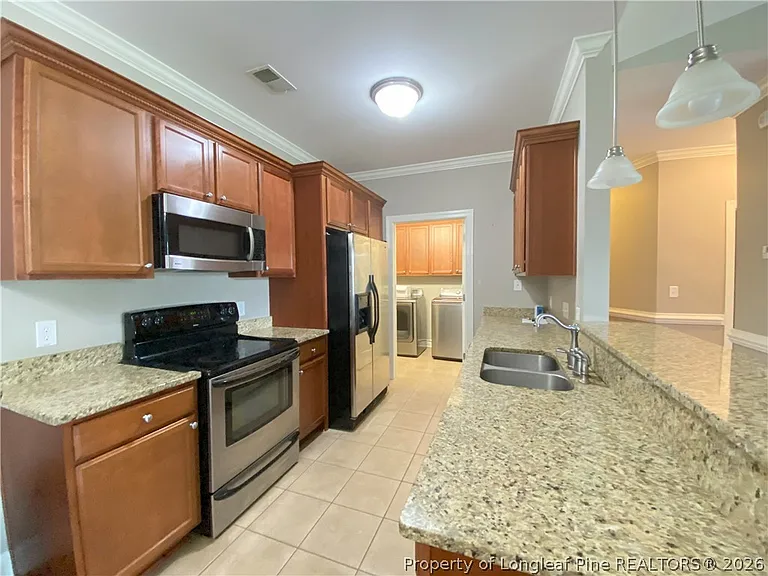 411 Gallery Dr #201 — Photo 4