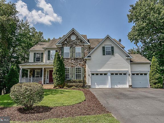 3rd image of 9206 Gilmore Dr