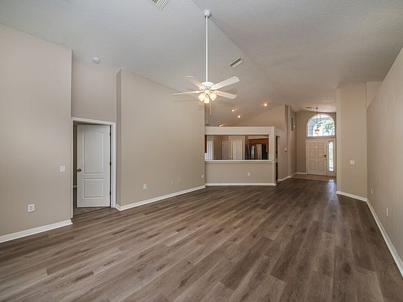 4th image of 1609 Carson White Ln