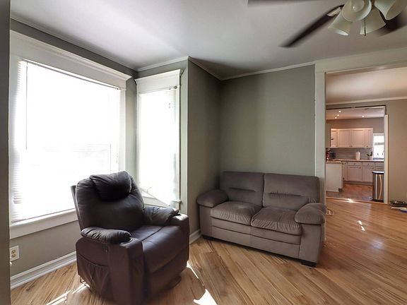 3rd image of 2025 Avenue A