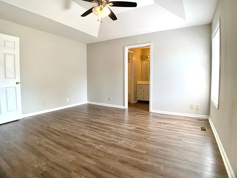 355 Broadmore Dr — Photo 12