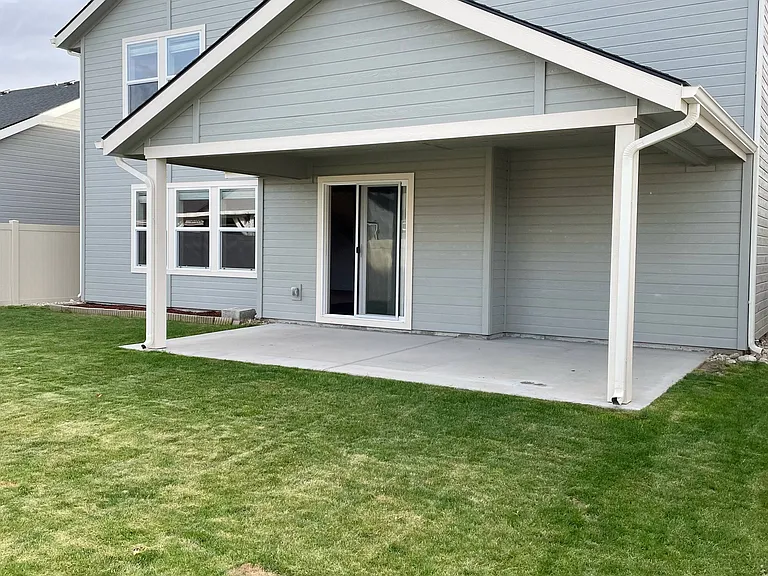 236 W Wausau St — Photo 31