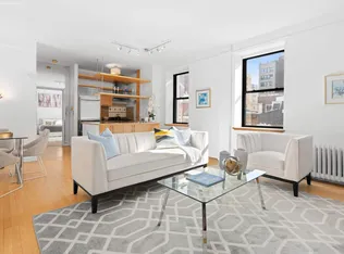 7 Gramercy Park West 5D image 1 of 10