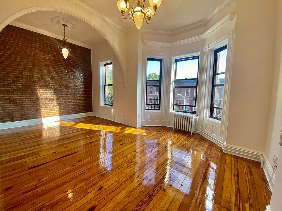 1st image of 675 De Graw St #3