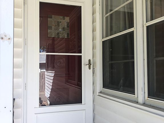 4th image of 2535 S 38th St