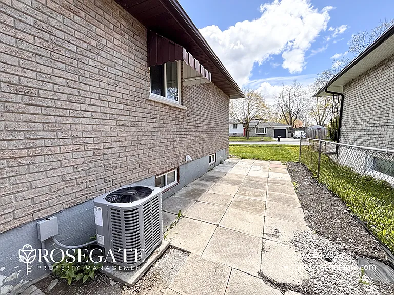 49 College Cres #2 — Photo 31