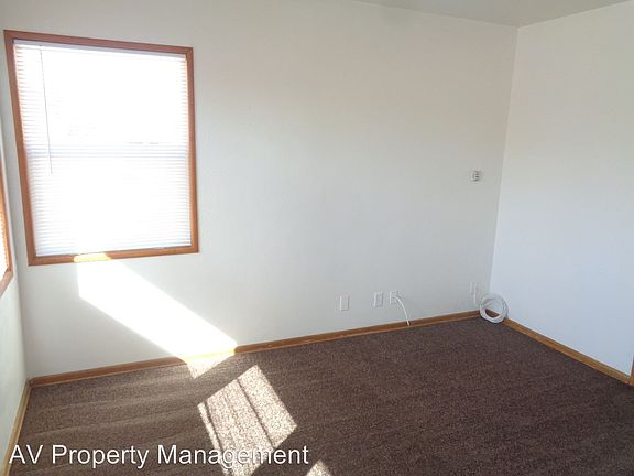 3rd image of 1541 W Avenue L4