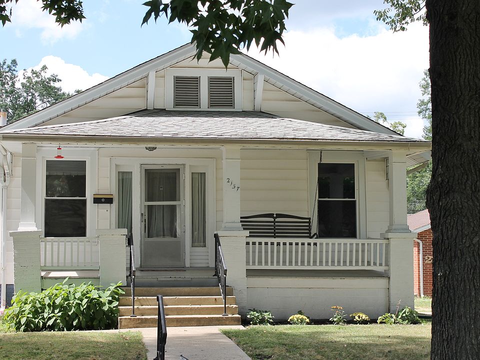 2157 YALE BLVD