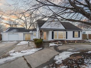 21712 Martin Rd, Saint Clair Shores, MI 48081