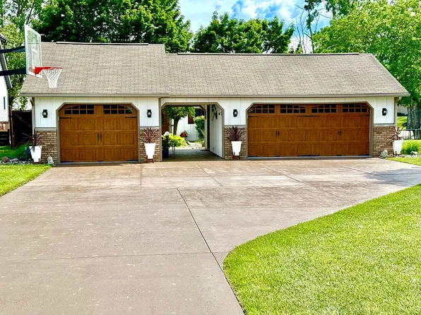 433 Edgewater Ct, Coldwater, MI 49036