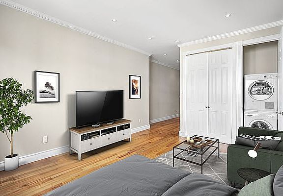 2nd image of 404 E 88th St APT 3C