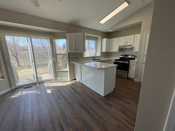 3rd image of 5566 S Dale Amour Dr