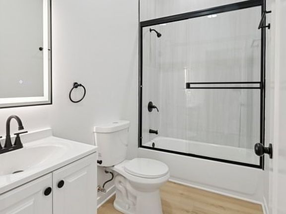 4th image of 1058 N Central Park Ave #2