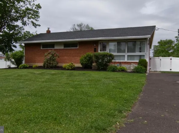 1609 W County Line Rd, Hatboro, PA 19040