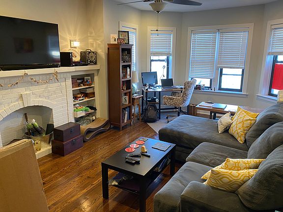 3rd image of 5158 N Leavitt St #3F