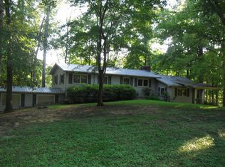 300 Holder Rd, Quebeck, TN 38579