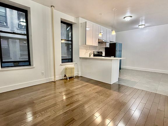2nd image of 31 Market St #3