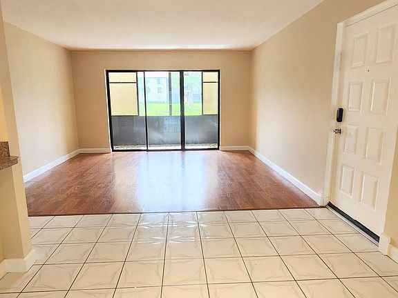 5th image of 623 Sea Pine Way APT F1