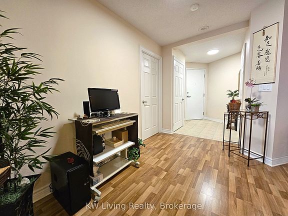 4th image of 33 Cox Blvd #1117