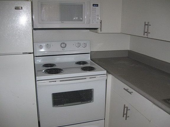 5th image of 5644 Yolanda Ave APT 8