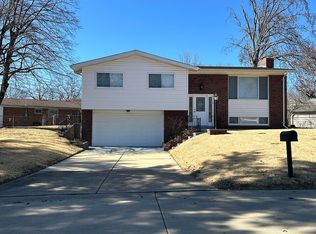 5277 Faro Dr, Saint Louis, MO 63128
