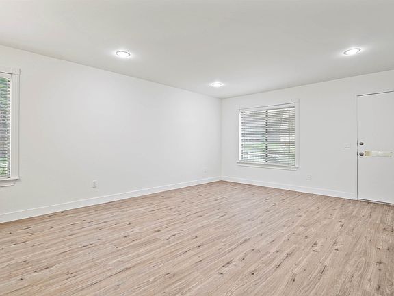 2nd image of 26324 Oak Highland Dr Unit C