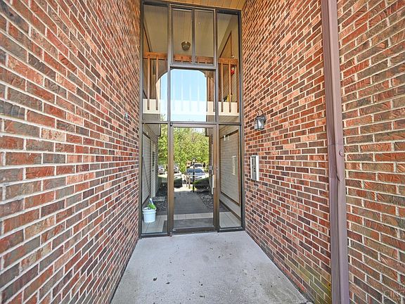3rd image of 5203 S Eaglesnest Dr #91
