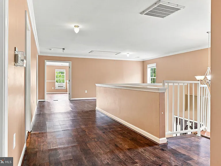 8916 Rugby Rd — Photo 55