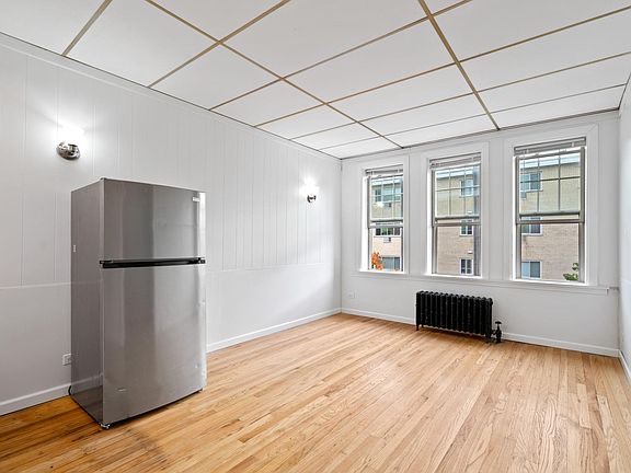 2nd image of 1440 W Howard St #12RA