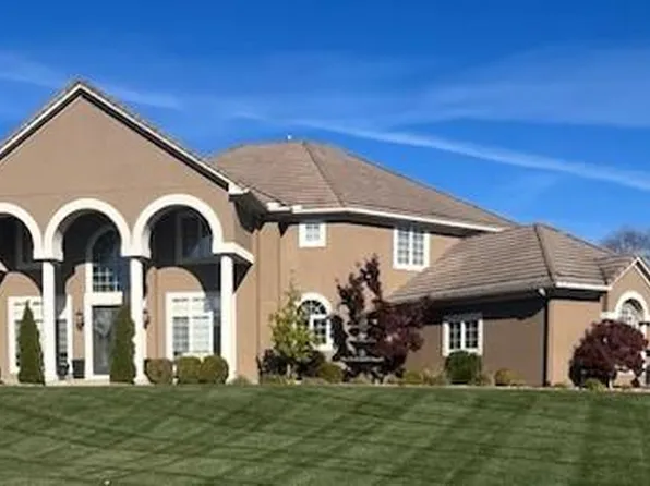 4208 NE Tremont Cir, Lees Summit, MO 64064