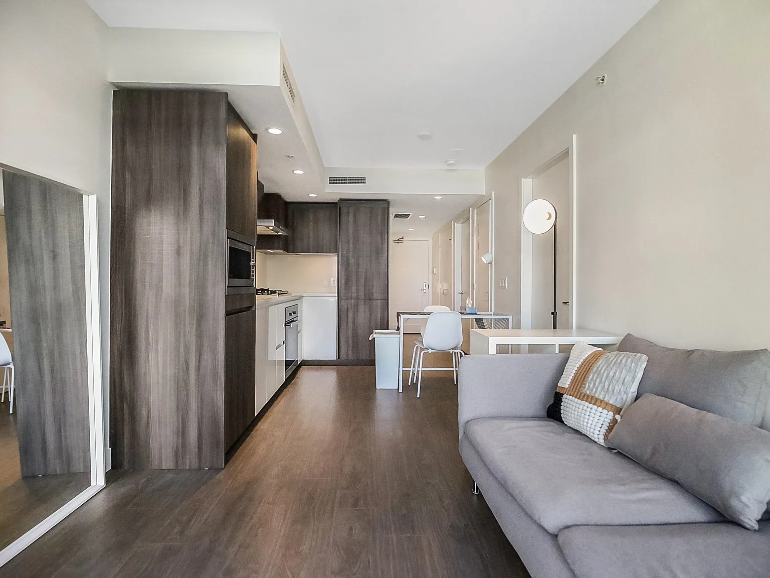 1 bed, 553 sqft, $2,500 — Photo 4
