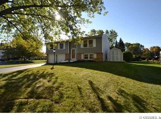 1 Queensberry Ln, Rochester, NY 14624