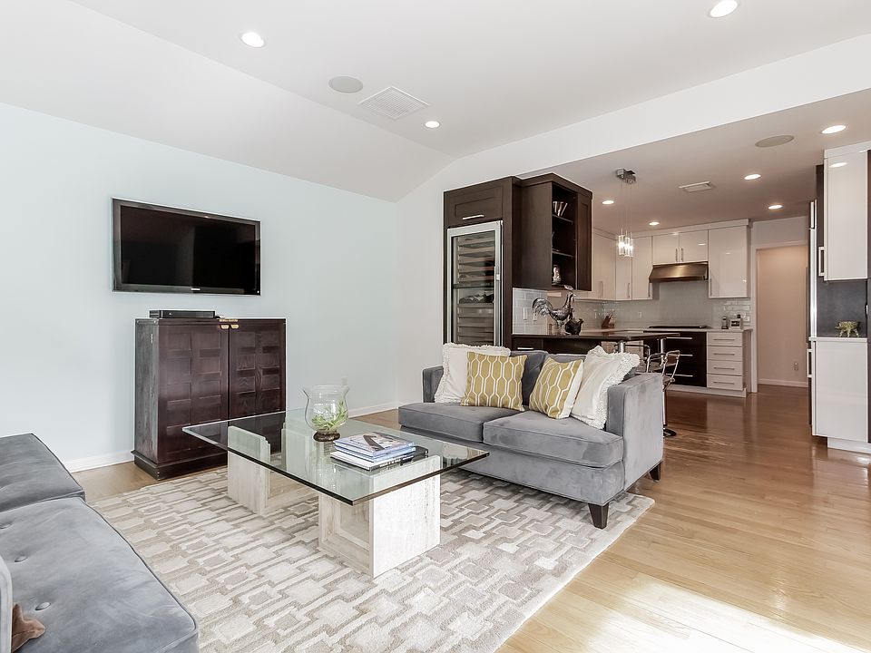 1st image of 42 Penny Ln