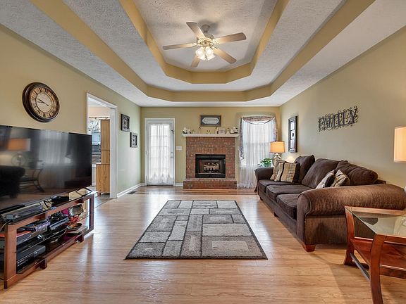 2nd image of 100 Creekwood Dr