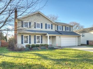 3960 Idlewild Dr, Rocky River, OH