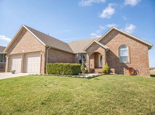 951 Riverview Rd, Marshfield, MO 65706