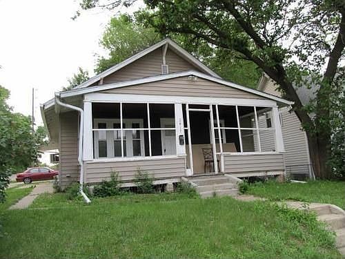 1st image of 2417 W 1st St