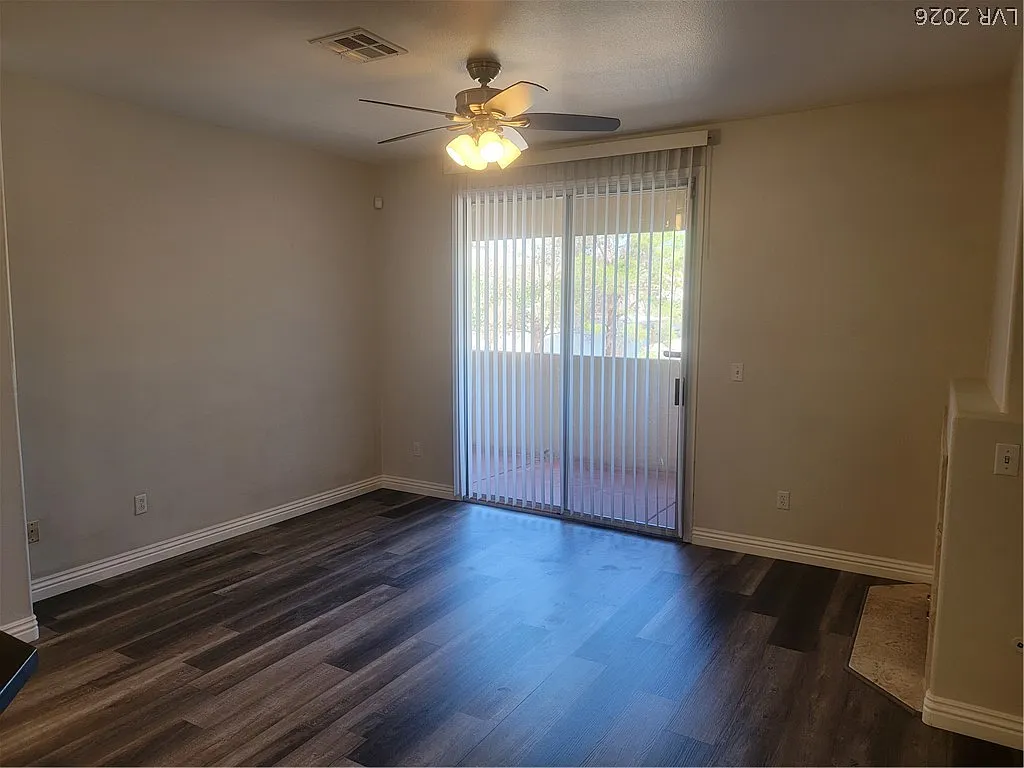 3 bed, 2.0 bath, 1386 sqft, $1,800 — Photo 2