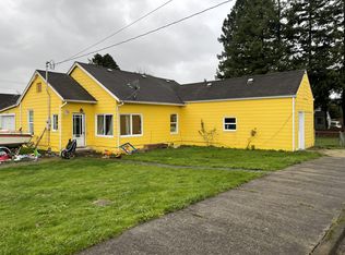 2215 10th St, Tillamook, OR 97141