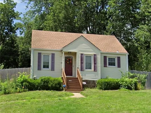 5210 Newton St, Overland Park, KS 66202