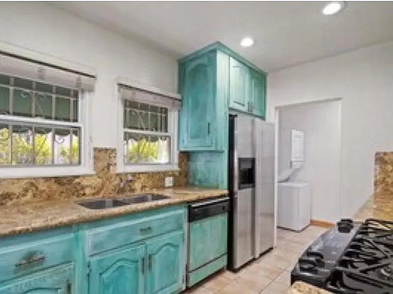 10808 Ashton Ave — Photo 8