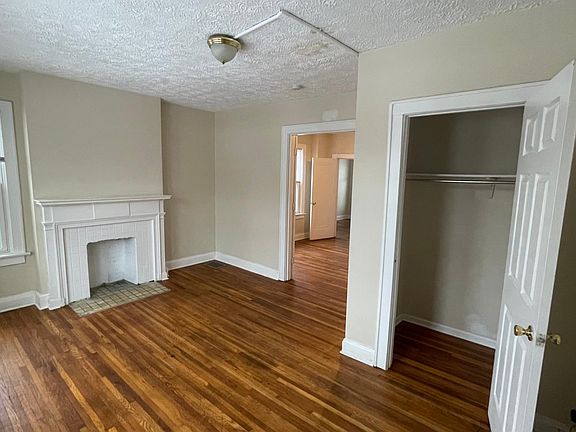 3rd image of 660 S Champion Ave