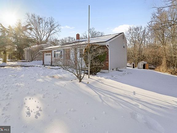 3rd image of 149 Greentree Rd