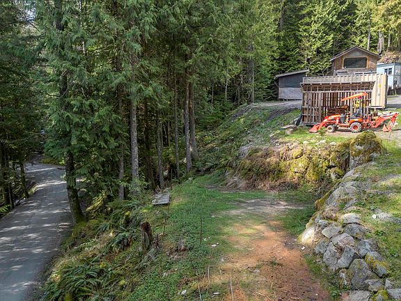 2nd image of 6061 Garibaldi Park Rd