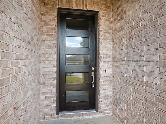 2nd image of 519 Selaura St