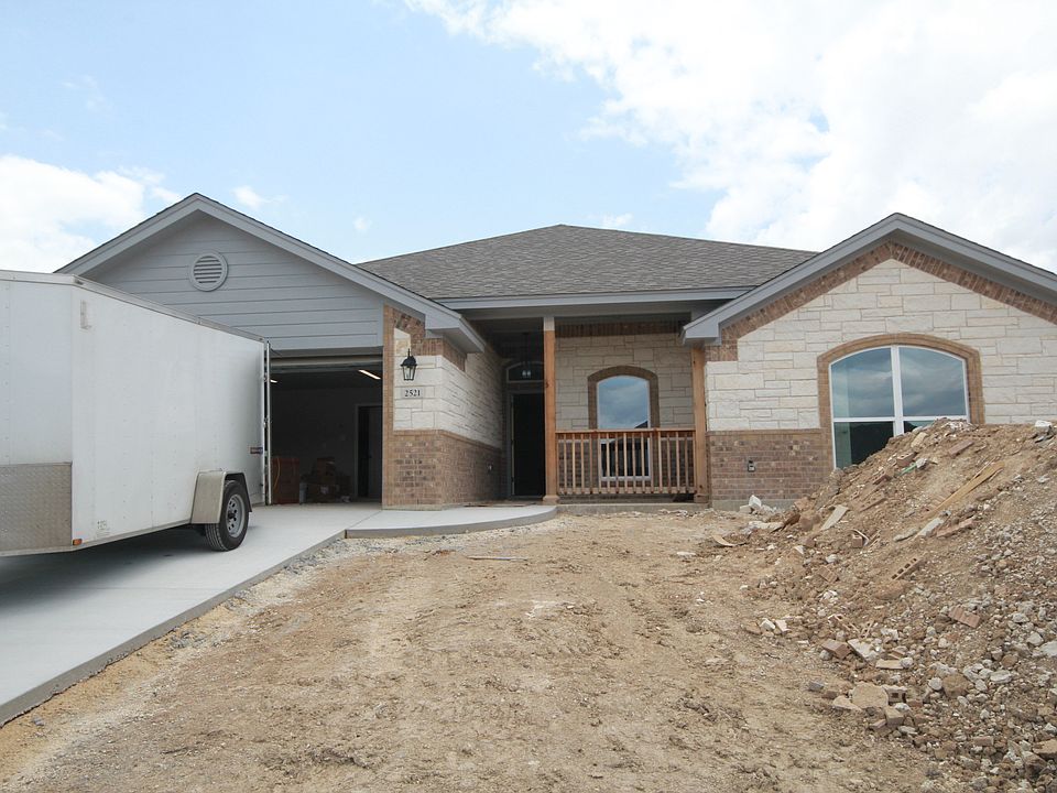 1st image of 2521 Faux Pine Dr