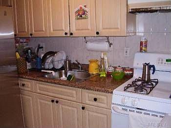 3rd image of 21733 Hollis Ave