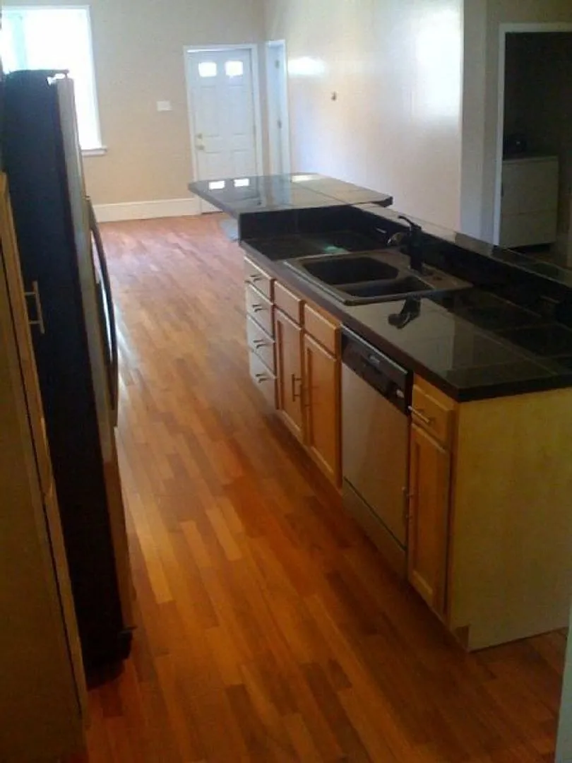 Student Housing - South Side Flats — Photo 4