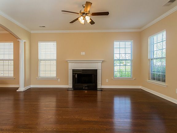 2nd image of 2443 Cason Ln